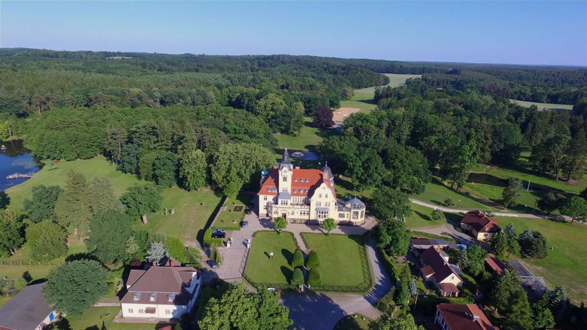 Bernsteinschloss 벤도르프 외부 사진